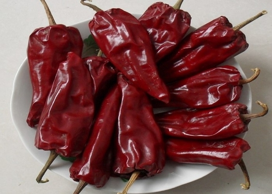 Wytwórnia suchej papryki czerwonej dostarczyła Yidu Chili z łodygą / bez łodygy